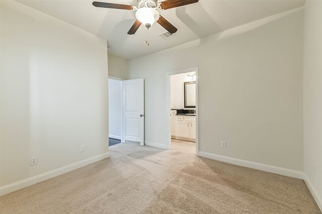 Building Photo - 1752 Monarch Ridge Dr