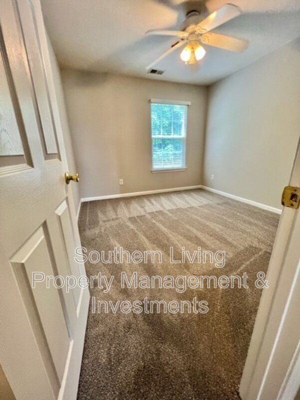 Building Photo - 8214 Drakeview Ct