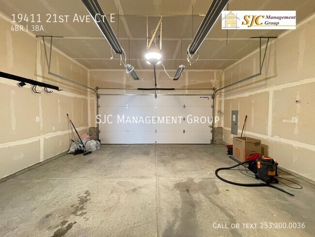 Building Photo - 19411 21st Ave Ct E