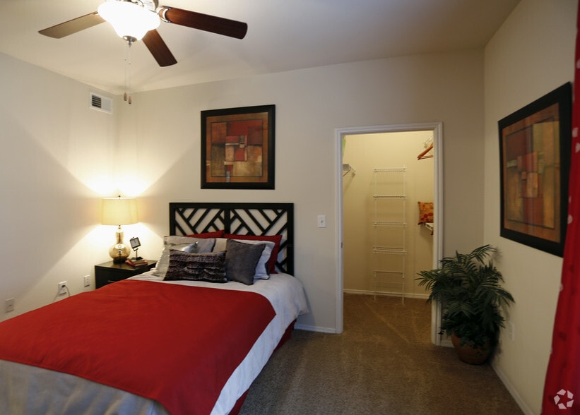 Interior Photo - The Pearl on Frankford