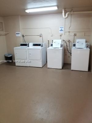 Building Photo - 10425 SW 112th Ave