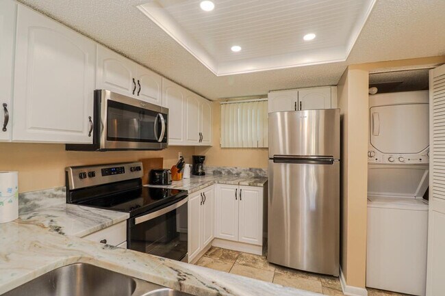 Building Photo - 95 Dondanville Rd