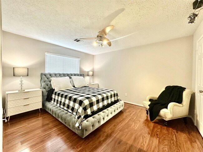 Building Photo - Sheffield Drive, Missouri City, TX 77459 - 4 BR 2.5 BA single-family home