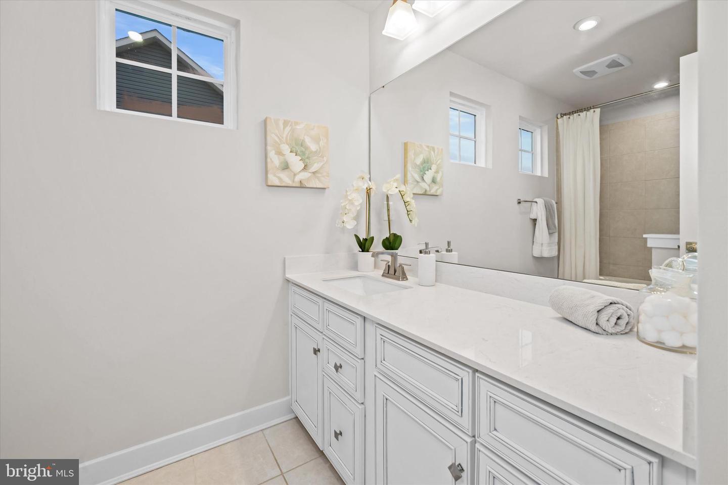 Building Photo - 808 Fountain Trl