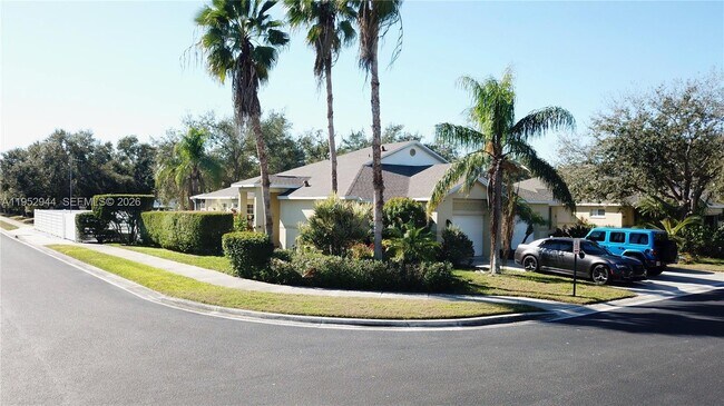 Building Photo - 403 28th St W