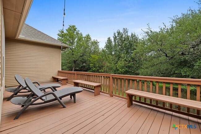 Building Photo - 2402 Twin Ridge Ct