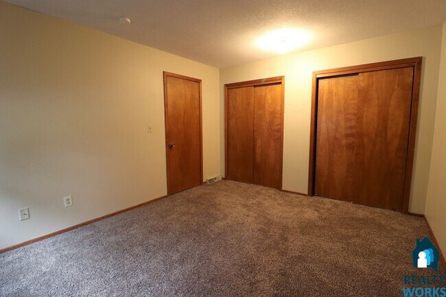 Building Photo - 4810-4812 Ginny Avenue