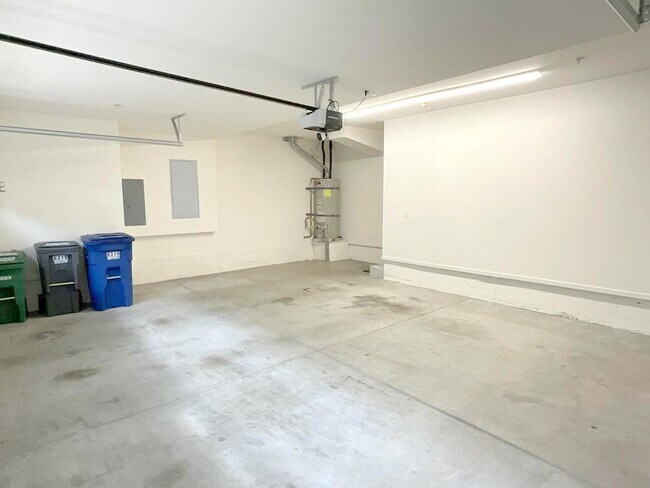 Building Photo - 6319 Byron Ln