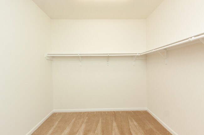 Building Photo - 2011 Parnevik Pl