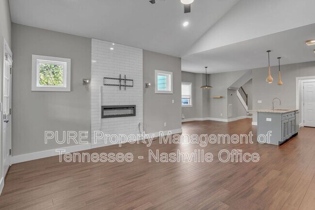 Building Photo - 3212A Lincoln Ave