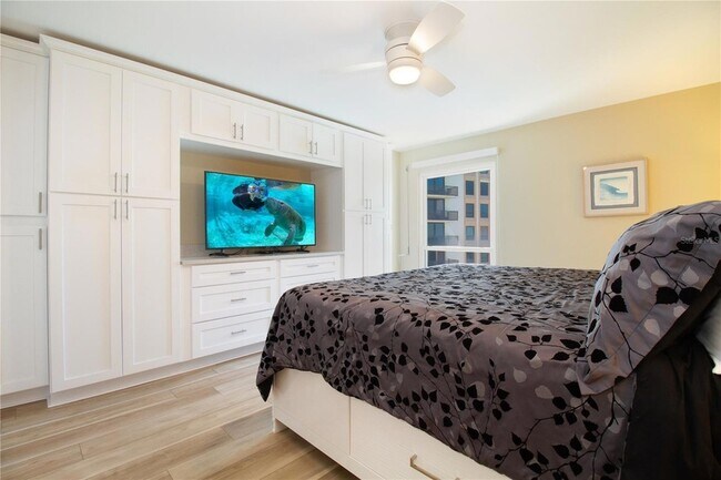 Building Photo - 440 S Gulfview Blvd
