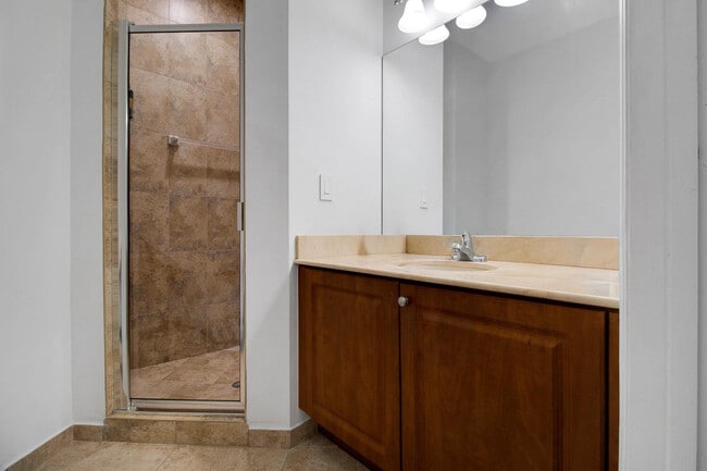 Building Photo - 5095 Madison Lakes Cir N