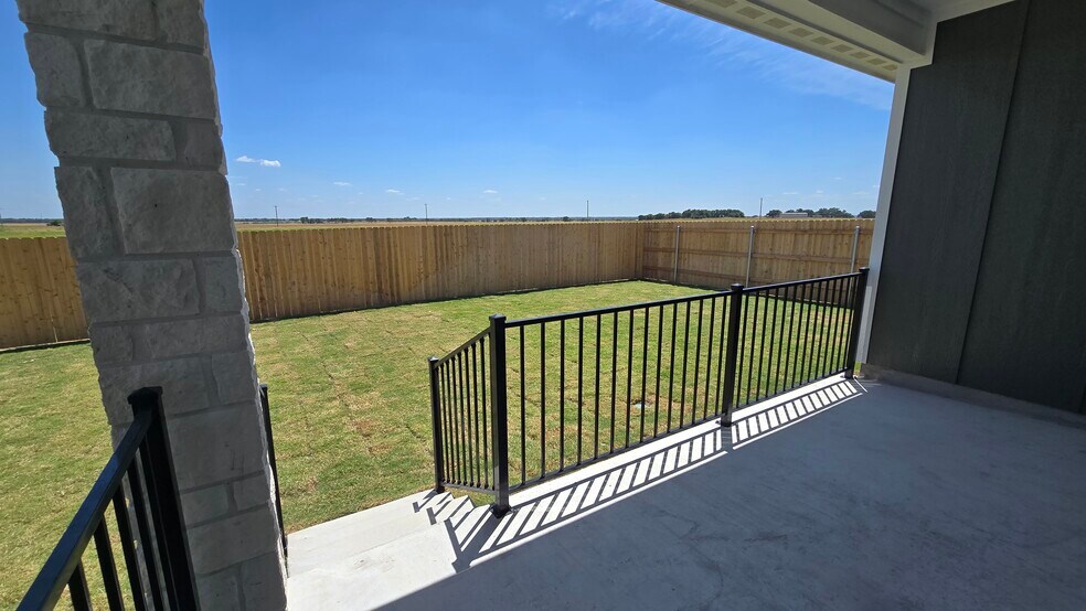 Building Photo - 449 Pipe Creek Dr