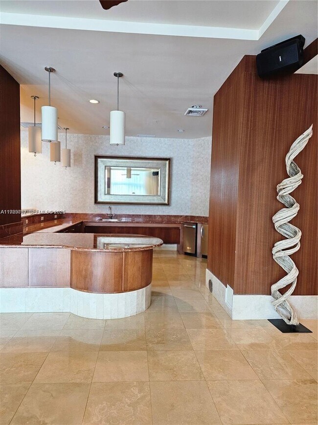 Building Photo - 1945 S Ocean Dr