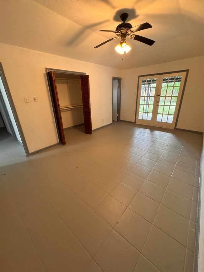 Building Photo - 604 Briarclift Ln