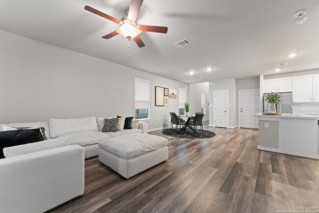 Building Photo - 15011 Wychwood Pl