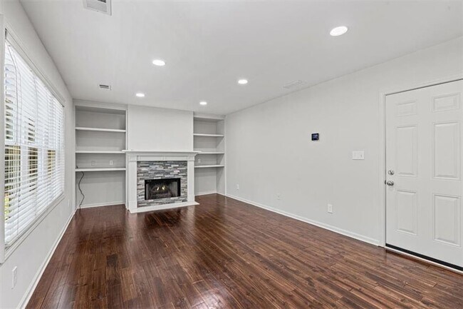 Building Photo - 3360 Pierce Arrow Cir