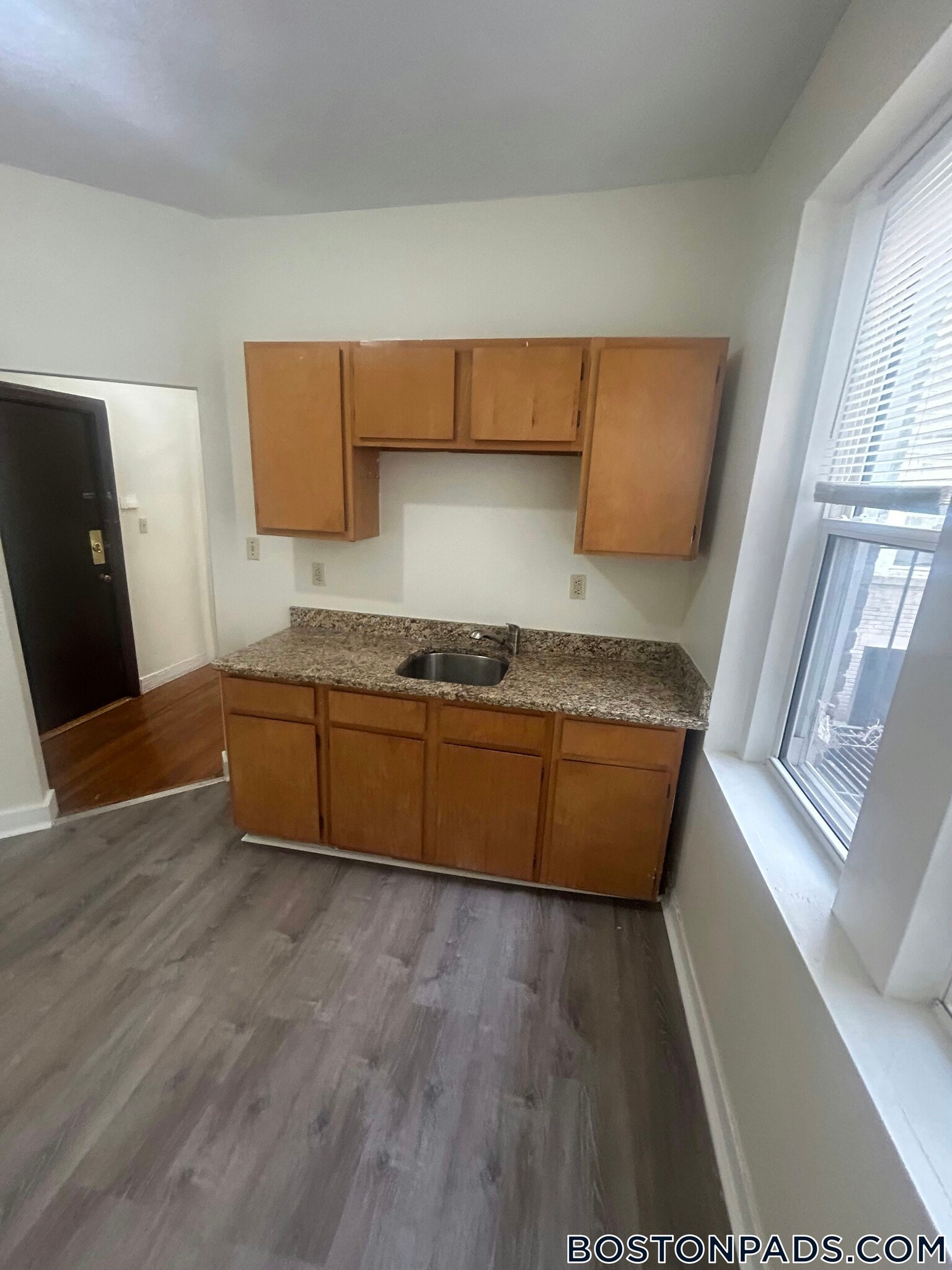 Building Photo - 103 Gordon St