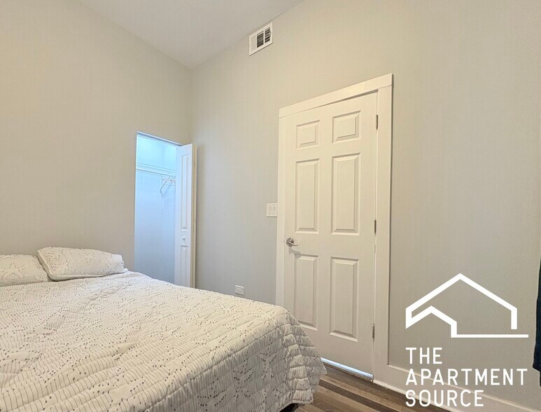 Building Photo - 2937 W Jackson Blvd