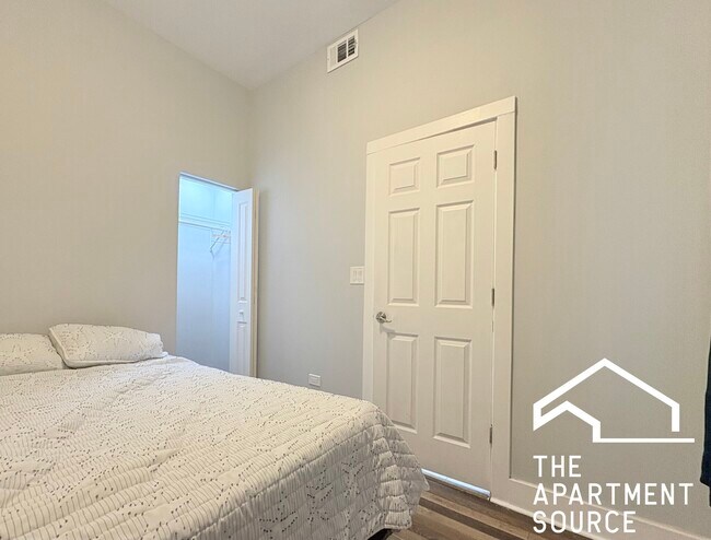 Building Photo - 2937 W Jackson Blvd