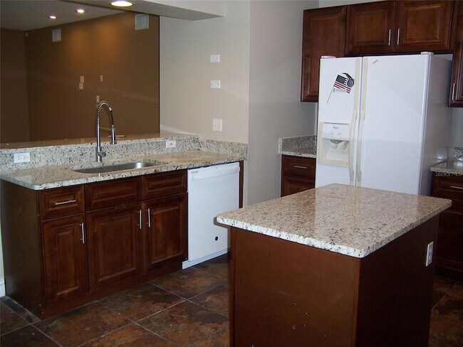Building Photo - 14807 Hawksmoor Run Cir
