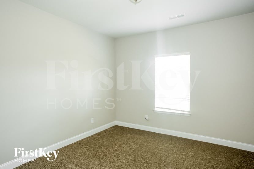 Building Photo - 6991 Collinwood Lane