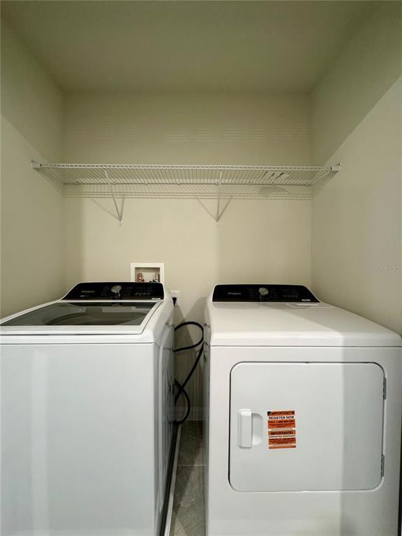 Building Photo - 3160 Emerald Acrs Ln