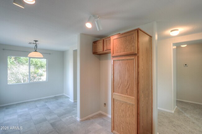Building Photo - 27976 N Gold Ln