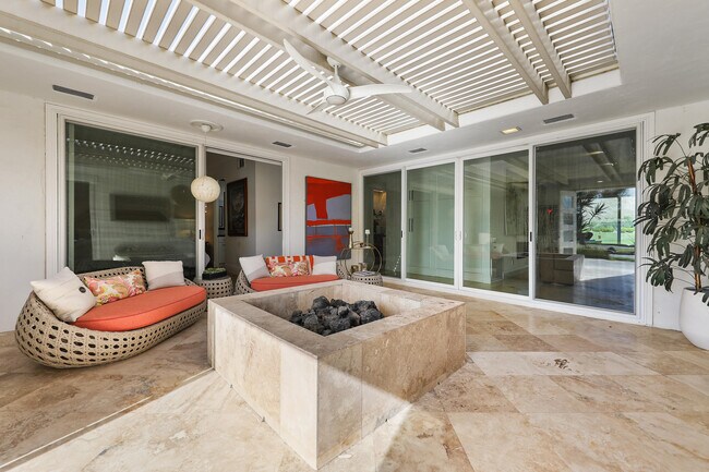 Building Photo - 49845 Lago Dr