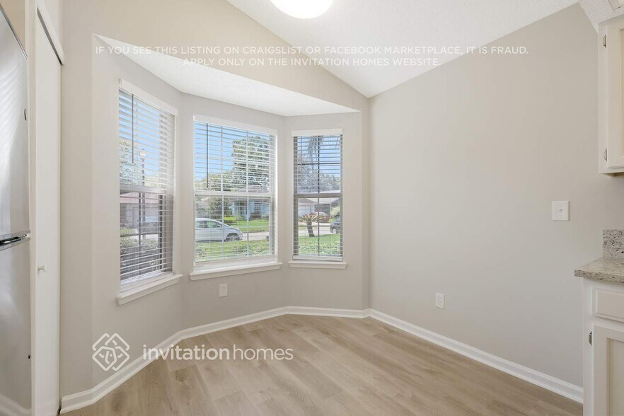 Building Photo - 11195 Mikris Dr N