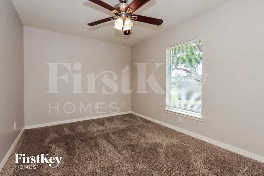 Building Photo - 1922 NW 20th Terrace