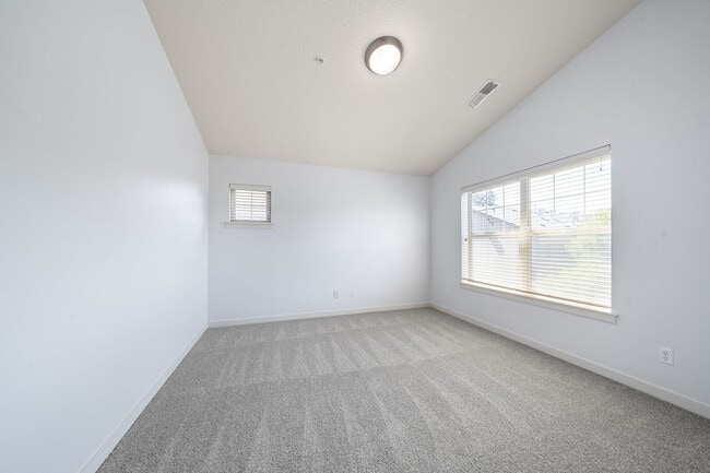 Building Photo - 648 NE Newstead Ln