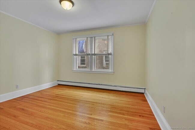 Building Photo - 40 Robin Rd