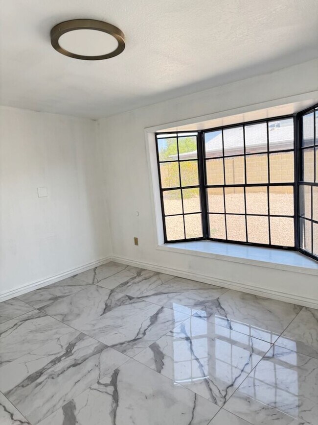 Building Photo - Dobson Ranch 4 bedroom rental