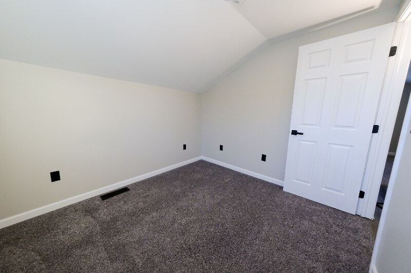 Building Photo - 246 Gorham St