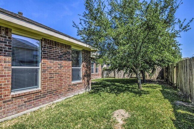 Building Photo - 25609 Tiverton Forest Ct