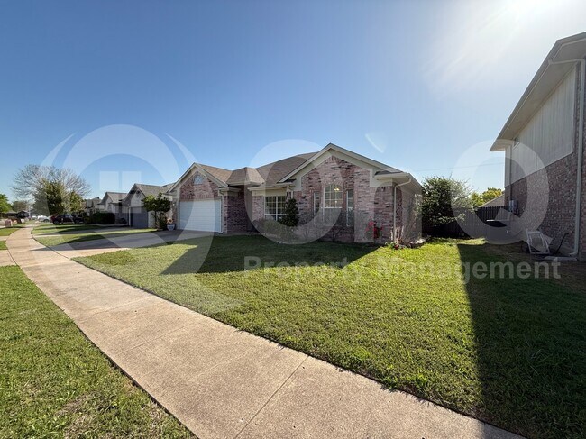 Building Photo - 6717 Smallwood Dr