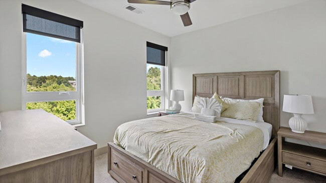 Building Photo - 7370 Montcalm Dr