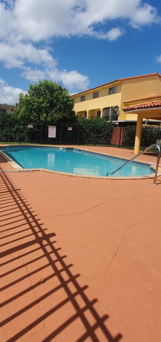 Building Photo - 5100 W 12th Ln