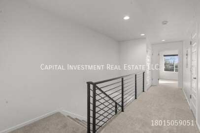 Building Photo - 1689 S W Temple St