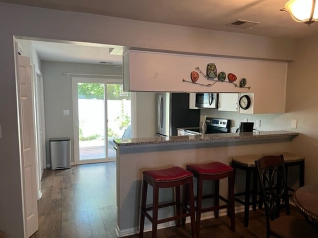 Building Photo - CHIC'S BEACH