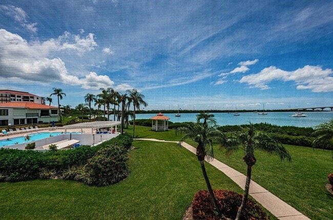 Building Photo - 6295 Bahia Del Mar Cir