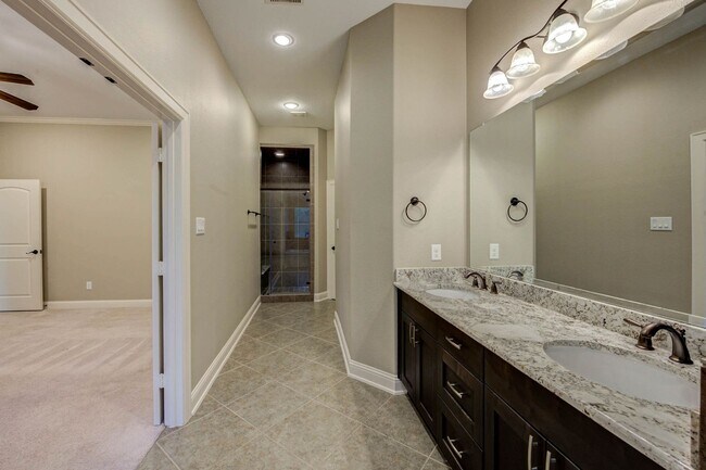 Building Photo - Welcome to this stunning 3-bedroom, 3.5-ba...