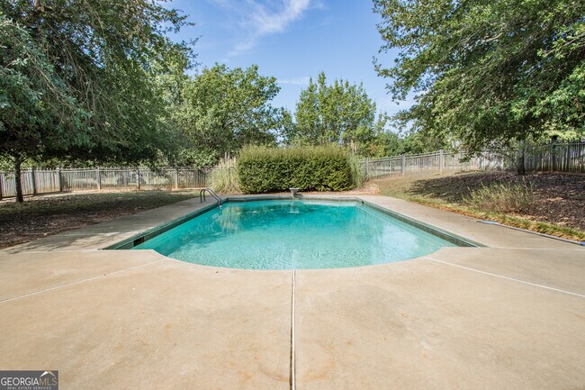 Building Photo - 540 Birkdale Dr