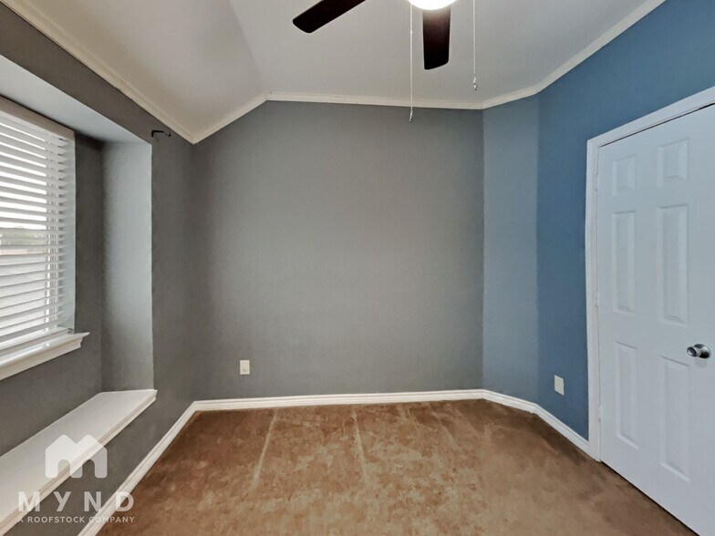 Building Photo - 2305 Leafy Glen Ct