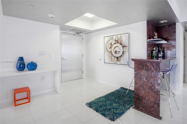 Building Photo - 16445 Collins Ave