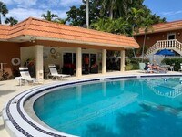 Building Photo - 119 NE 19th Ct