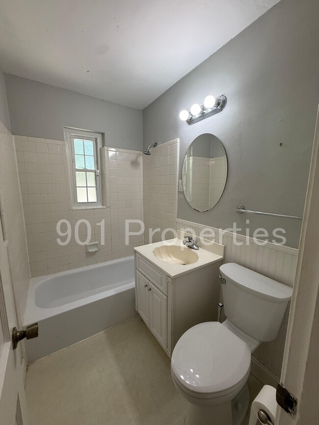 Building Photo - 499 Lytle St