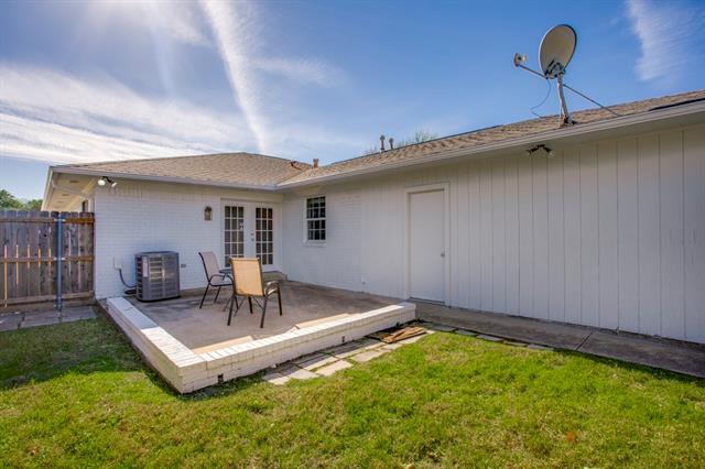 Building Photo - 5473 Anita St