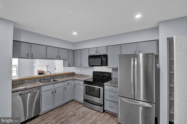 Building Photo - 801 High Plain Dr